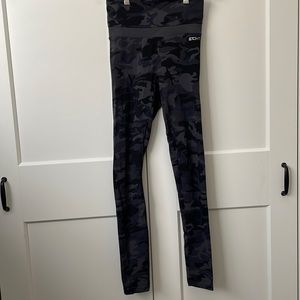 Echt black camo leggings. Small